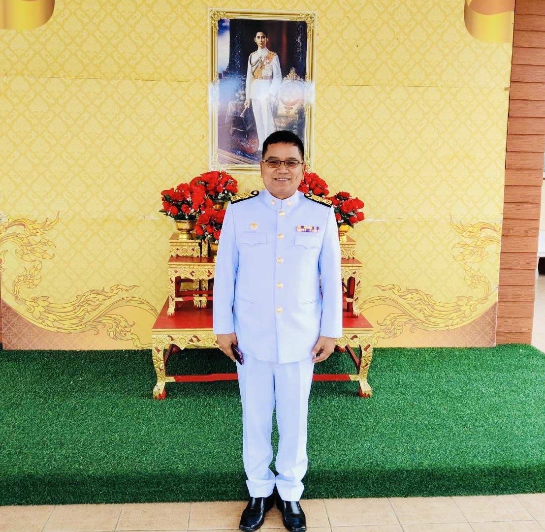 ดร.เสกสรร ริยาพันธ์ นายกเทศมนตรีตำบลควนศรี พร้อมผู้บริหาร สมาชิก และพนักงาน ร่วมกิจกรรมเฉลิมพระเกียรติพระบาทสมเด็จพระปรเมนทรมหาอานันทมหิดล พระอัฐมรามาธิบดินทร เนื่องในโอกาสวันพระบรมราชสมภพครบ 100 ปี 20 กันยายน 2568 ณ ศาลาประชาคมอำเภอบ้านนาสาร