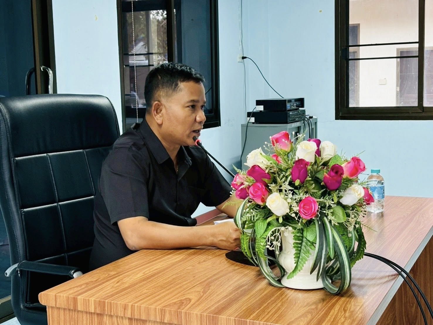 วันที่ 5 พฤศจิกายน 2568 เวลา 13.00 น. 
ดร.เสกสรร ริยาพันธ์ นายกเทศมนตรีตำบลควน￼ศรี ประชุมประจำเดือนหัวหน้าส่วนราชการ ￼ พนักงานราชการ พนักงานและลูกจ้าง ￼