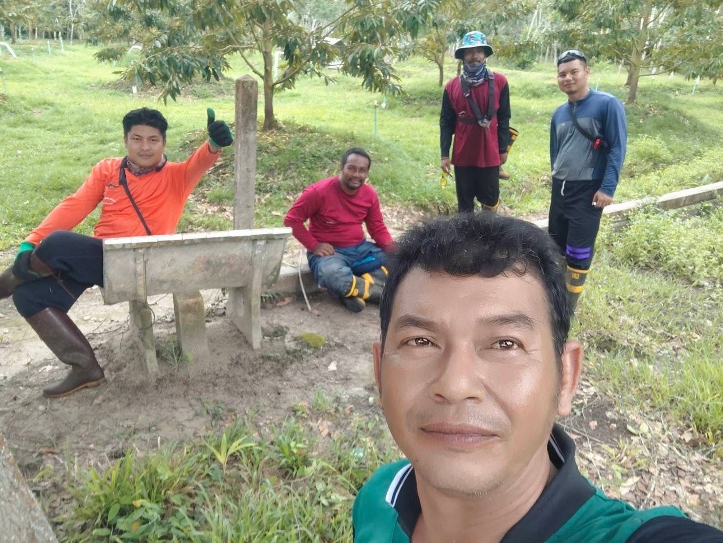 ดร. เสกสรร ริยาพันธ์ นายกเทศมนตรีตำบลควนศรี มอบหมายให้เจ้าหน้าที่งานป้องกันฯ ลงพื้นที่พัฒนาถนน หมู่ที่ 7 บ้านควนพรุพี และหมู่ที่ 8 บ้านควนวัด เพื่อเพิ่มความปลอดภัยในการใช้รถใช้ถนน